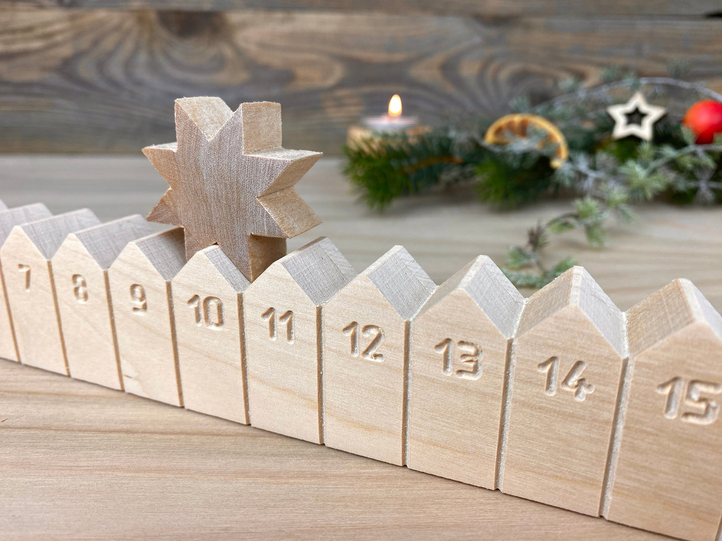 Adventskalender Holzleiste mit Stern graviert, Erle