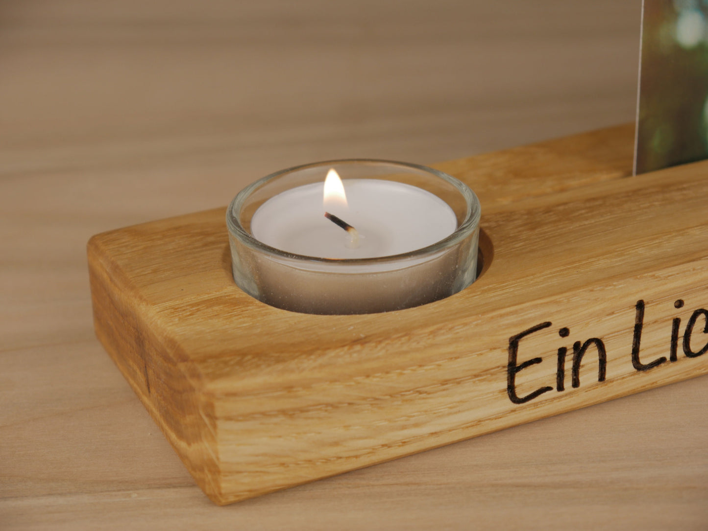 personalisierte Fotoleiste, mit Teelichthalter, zum Gedenken und Erinnern, Trauergeschenk, massives Eichenholz, ein individuelles Andenken