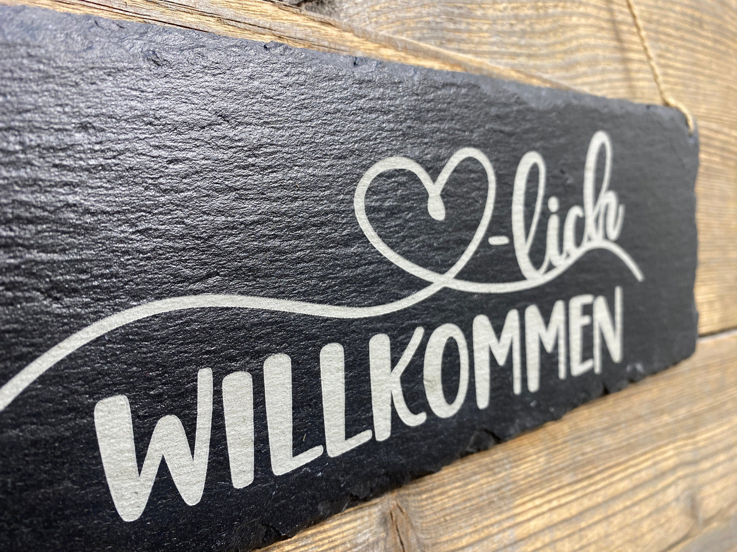Spruchtafel "herzlich Willkommen" aus Schiefer, graviert - für Innen und Außen - Herz - Geschenk