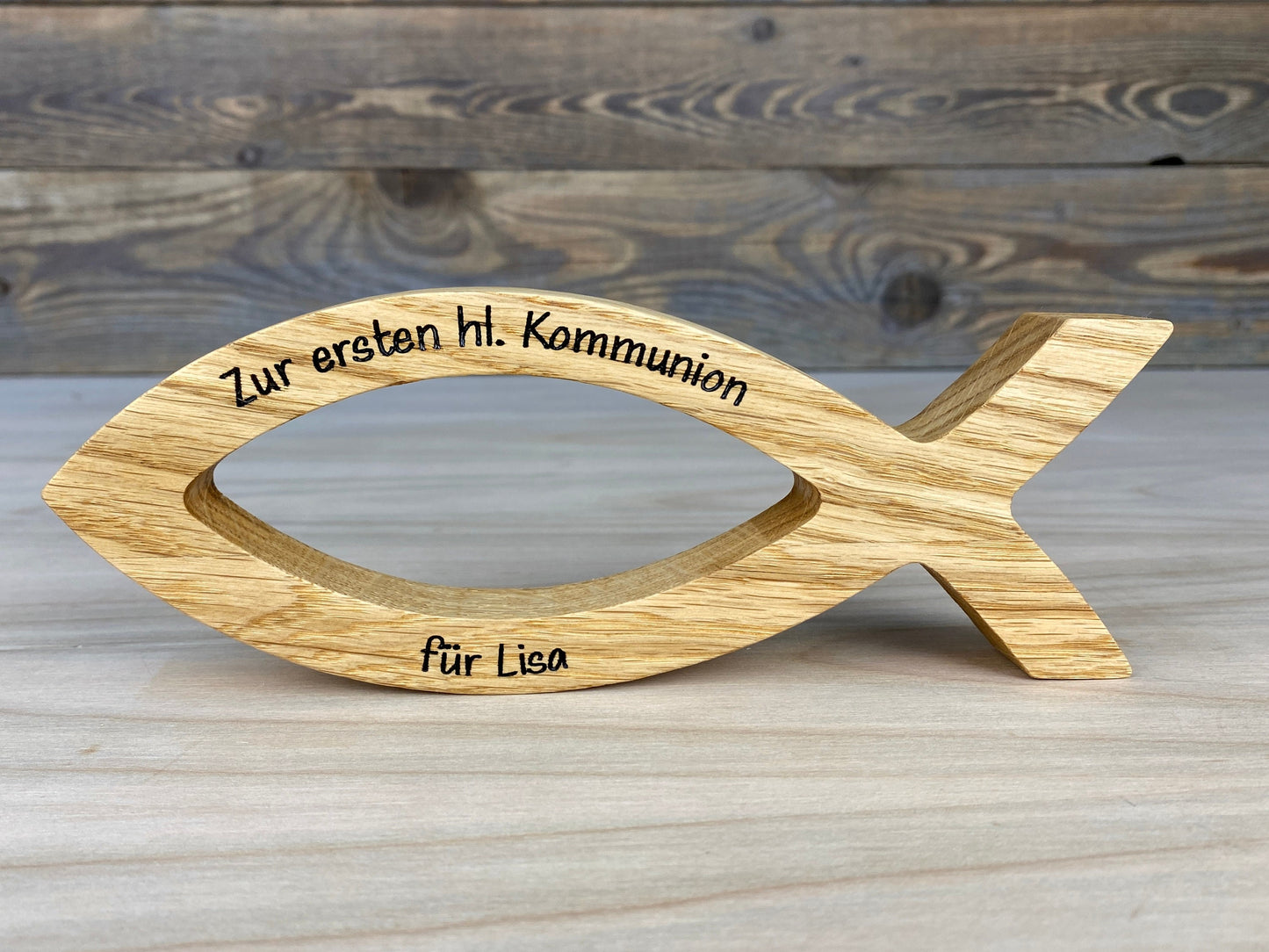 personalisierter Fisch - Geschenk für Kommunion, Konfirmation, Taufe, Geburtstag - Eichenholz - Namen, Sprüche etc.