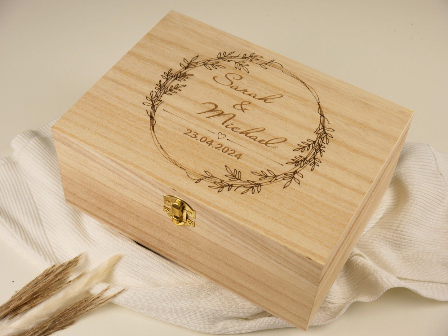 Erinnerungskiste aus Holz, Geschenkbox zur Hochzeit, Hochzeitsgeschenk, Perfekt zur Hochzeit, Verlobung