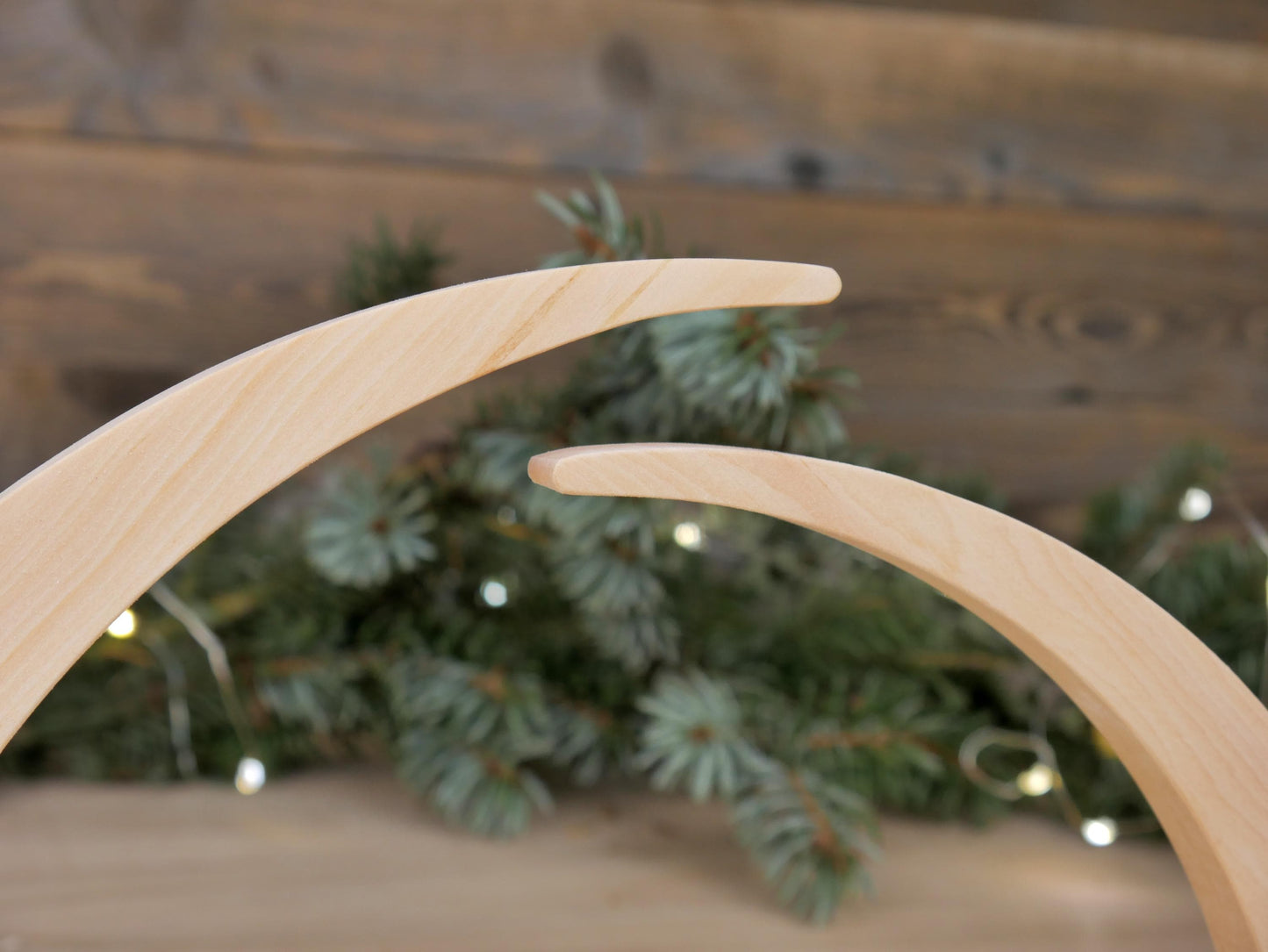 moderne Weihnachtskrippe aus Holz | Krippe für Weihnachten | Ideal als Geschenk | mit Heiliger Familie