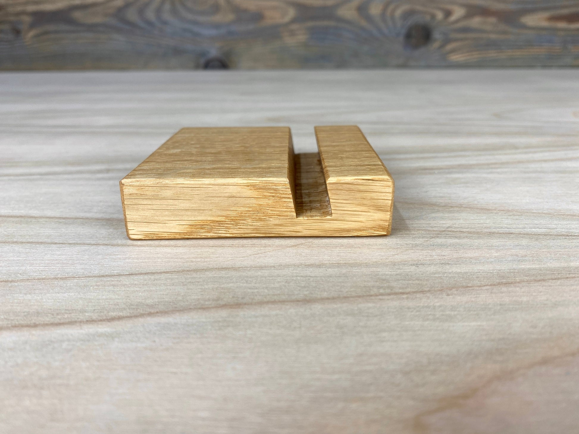 Handyhalter für Ihre Smartphone, Praktische Halterung für Schreibtisch, zu Hause, etc. Smartphone-Ständer