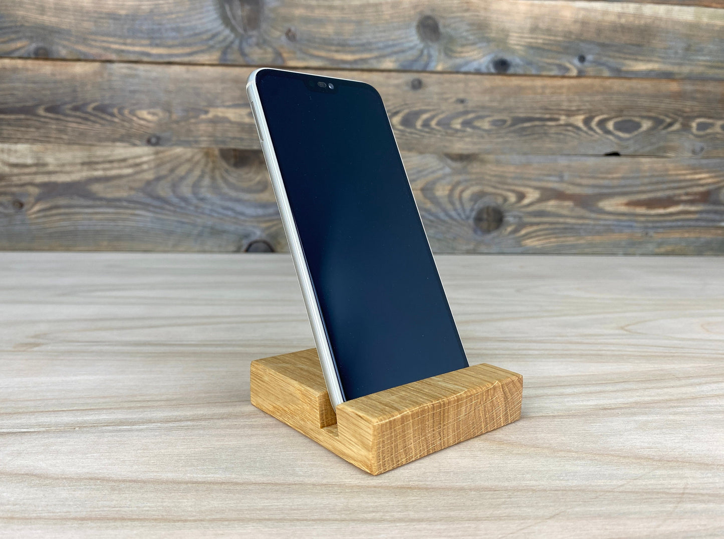 Handyhalter für Ihre Smartphone, Praktische Halterung für Schreibtisch, zu Hause, etc. Smartphone-Ständer