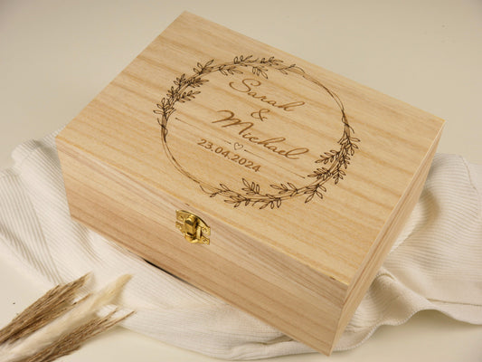 Erinnerungskiste aus Holz, Geschenkbox zur Hochzeit, Hochzeitsgeschenk, Perfekt zur Hochzeit, Verlobung